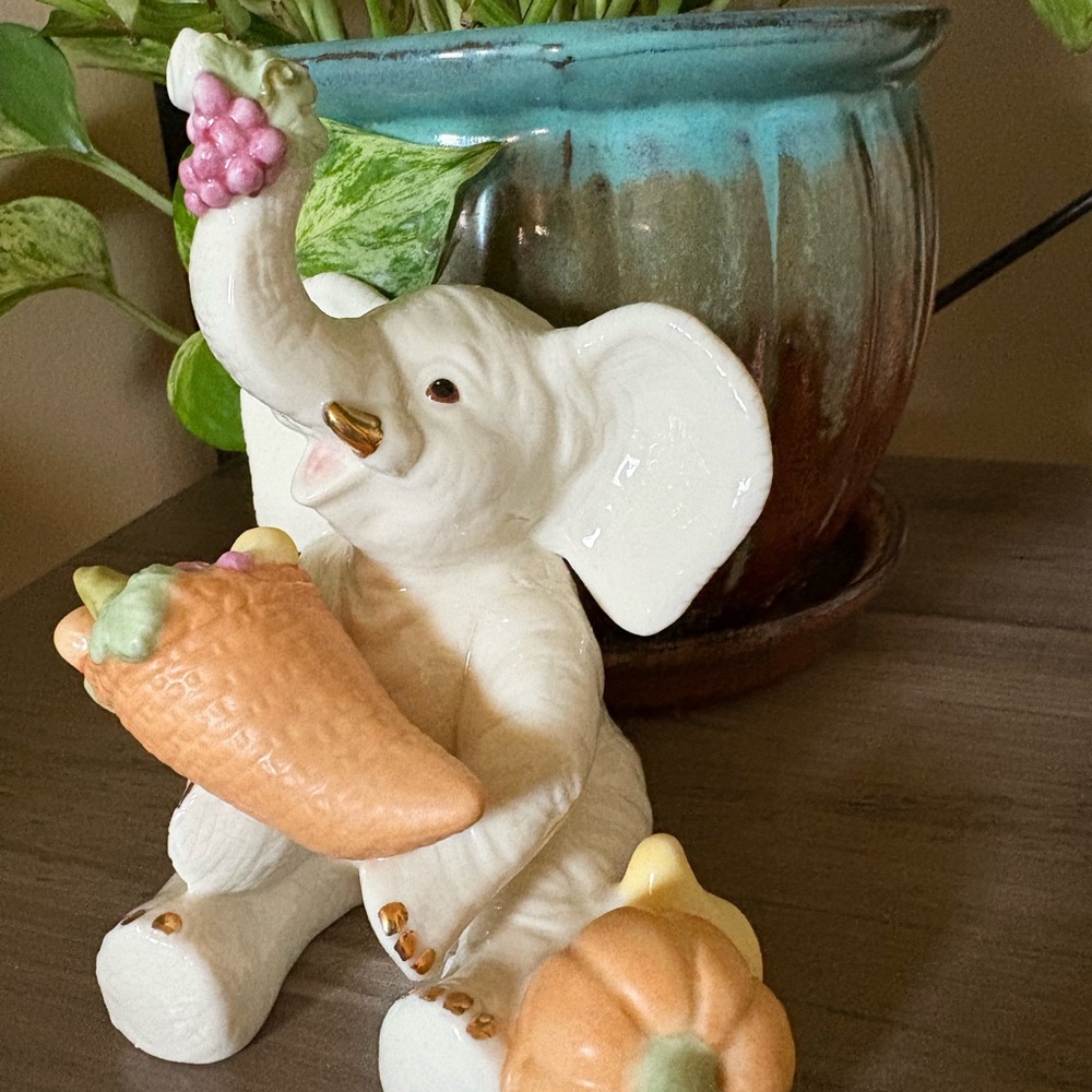 Lenox Harvest Bounty Elephant Figurine with Cornucopia - Picture 4 of 5